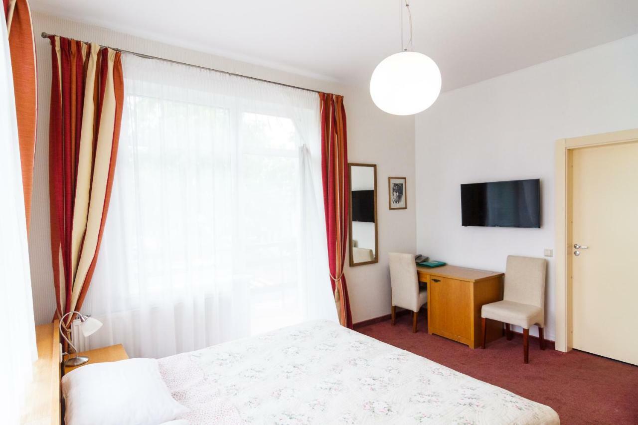 Hotel Vila Diemedis Palanga Buitenkant foto