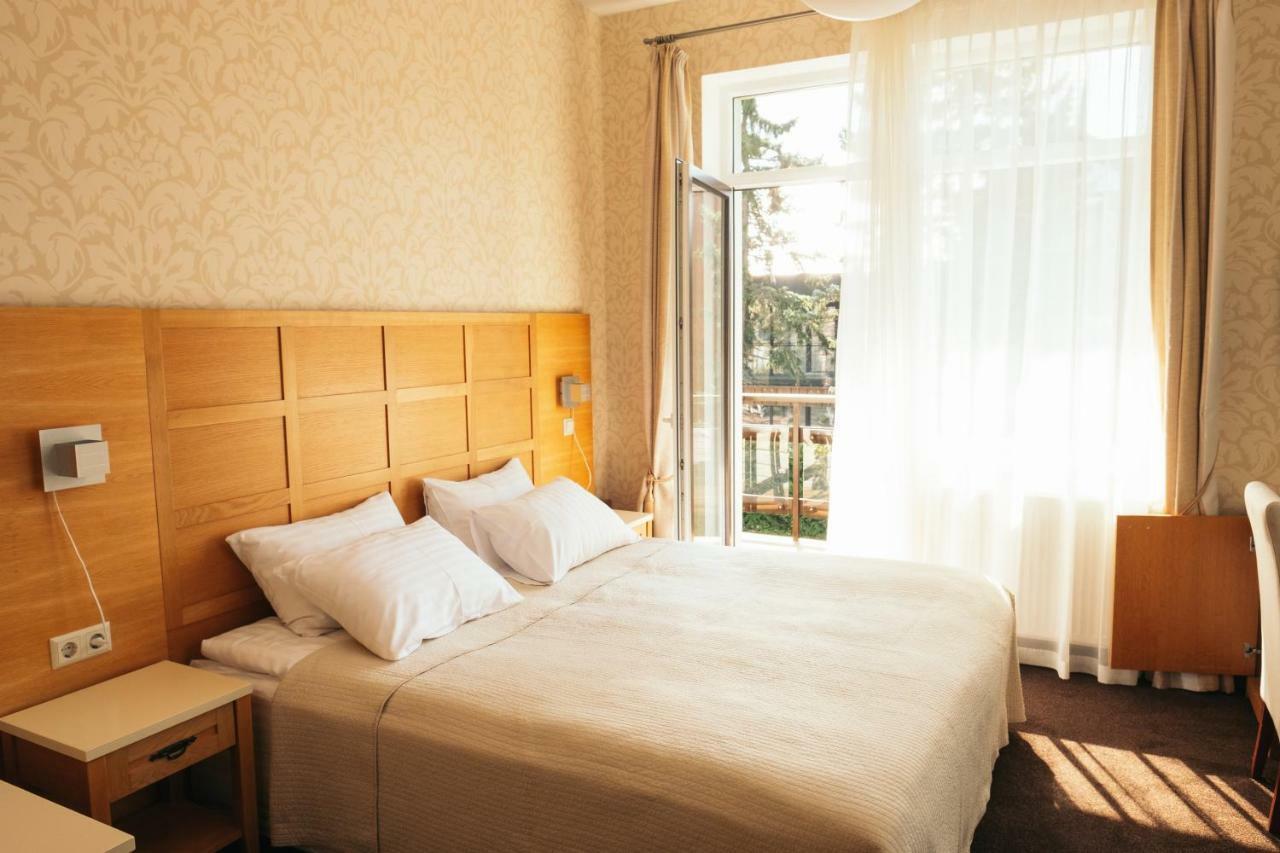 Hotel Vila Diemedis Palanga Buitenkant foto